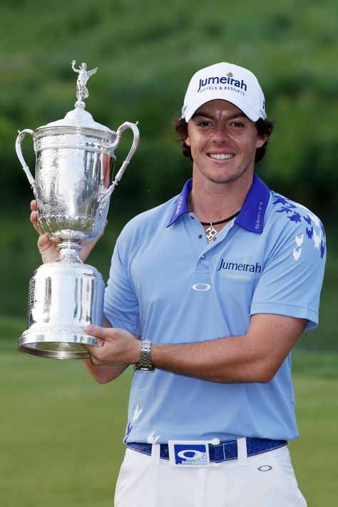 Rory McIlroy wins U.S. Open in 2011. Rory Golf, Golf Pictures, Rory Mcilroy, Ryder Cup, Jamie Campbell, Vintage Golf, Perfect Golf, Golf Wear, Hole In One