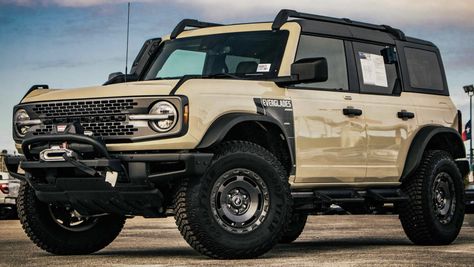 Ford Bronco Black Diamond Sasquatch Desert Sand Everglades Special Edition 4-Door Ford Bronco Black Diamond, Bronco Black Diamond, Bronco Black, Desert Sand, My Dream Car, Ford Bronco, Black Diamond, Dream Cars, Ford