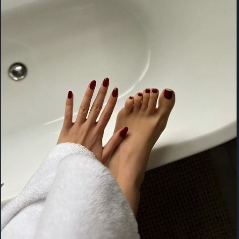 Red Nails Feet Pedicures, Red Toe Nails Ideas, Red Manicure And Pedicure, Pedicure Ideas Red, Foot Nails Ideas, Red Pedicure Ideas, Foot Manicure, Red Pedicure, Fall Pedicure