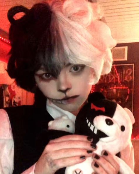 Dude I diode t get any picture dressed as monokuma 😭 I'm gonna cosplay Milan this weekend so I'll try to take pics then, ALSO TY ALL SM FOR 15.5K ON TIKTOK AAAAAAAAGHHHHHHH ILY SMM ☆ ☆ ☆ #cosplay #cosplayer #monokuma #monokumacosplay #monokumadanganronpa #monokumabear #danganronpa #danganronpacosplay #danganronpav3 #danganronpav2 #danganronpatriggerhappyhavoc #_raccoon_cos_ Danganronpa Monokuma, Danganronpa Trigger Happy Havoc, Danganronpa V3, Cosplay Ideas, Dress Picture, Diode, Danganronpa, This Weekend, Milan