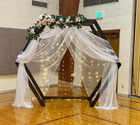 Hexagon Backdrop Wedding, Hexagon Backdrop, Hexagon Wedding Arch, Greenery Swag, Hexagon Arch, Hexagon Wedding, Wedding Archway, Wood Hexagon, Floral Arch Wedding