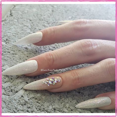 White Bling Nails, Nude Nails Glitter, White And Nude Nails, Bling Wedding Nails, Nails With Bling, Nails Luxury, Nails Prom, Nails Glitter, Bling Wedding