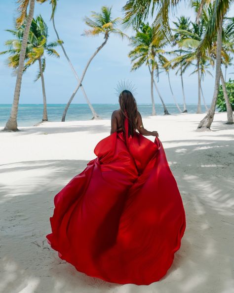 ✨ Dreaming of a stunning flying dress photoshoot? We offer a variety of colors, sizes, and lengths to make your vision a reality! When booking your session, kindly let us know your preferences so we can tailor the experience just for you. Your perfect photoshoot awaits! ✨ #flyingdress #flydress #flowingdress #dresswithtrain #flyingdresspuntacana #flowydress #vestidovolador #puntacanaphotosession #photographerpuntacana #photoshootpuntacana #photoinpuntacana #puntacanavacation #beachpuntacana... Flying Dress Photoshoot, Miami Dress, Santorini Photographer, Flying Dress, Miami Dresses, Dresses Yellow, Dress Photoshoot, Rent Dresses, Dress Train