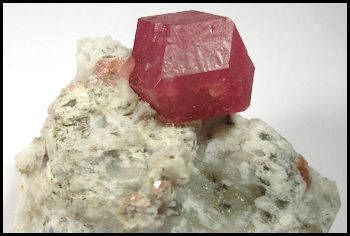 Grand Canyon Crystal Rocks garnet shells | ... crystals found in a mine near the south side of the grand canyon Mineral Formations, Grossular Garnet, Chemical Formula, Green Garnet, Garnet Jewelry, Deep Red Color, Red Gemstones, Make A Person, Rocks And Gems