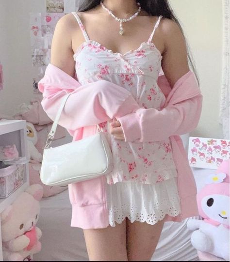 Soft Girl Aesthetic Outfit, Mode Purple, Era Victoria, Kawaii Outfit Ideas, Soft Girl Outfits, Girly Girl Outfits, Aesthetic Outfit Ideas, Kawaii Fashion Outfits, Soft Clothes