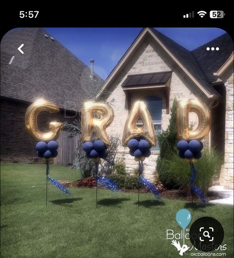 Graduation Decor Outdoor, Class Of 2023 Graduation Decorations, Snhu Graduation Party, Outdoor Party Decorations For Adults, Graduation Party Decor For Men, Graduation Decor Balloons, Graduation Yard Party Ideas, 2024 Graduation Party Ideas Boy, Congrats Grad Balloons