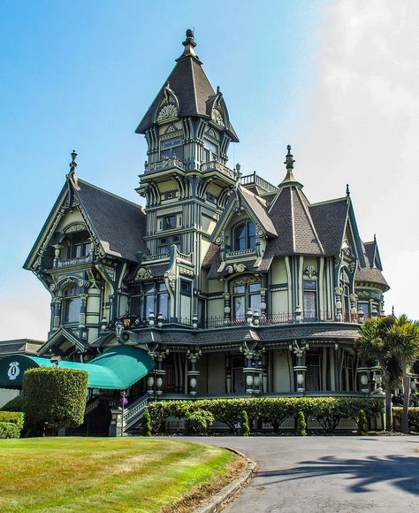 "The Most Grand Victorian Home in America" The Carson Mansion - Eureka, CA, Take A Look Inside! Queen Anne Victorian House Plans, Carson Mansion, Queen Anne Victorian House, Eureka California, Queen Anne House, Victorian House Plans, Mansion Exterior, Style Definition, Revival Architecture