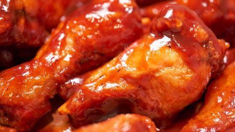 Bring that spicy, vinegary Buffalo taste to all your favorite eats with these easy steps. Mayonnaise Chicken Recipe, Mrs Balls Chutney, Wing Marinade, Mayonnaise Chicken, Chinese Sauces, Wings Recipe Buffalo, Buffalo Wing, Buffalo Chicken Sandwiches, Noodle Salad Recipes