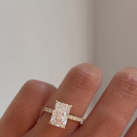 Cullen Jewellery | Custom Engagement Rings on Instagram: "✨ELLIE - RING SETS✨⁠ ​⁠ ​SWIPE 👉 ⁠ ​⁠ ​A gorgeous Radiant Cut Solitaire with Pave Band paired with:⁠ ​⁠ ​💜 Arizona Hammer Set Band⁠ ​💚 Felicity Baguette Band ⁠ ​💖 Lana Accent Band⁠ 🩵 Joanna Pave Band⁠ 💛 Ashton Plain Band⁠ 🤍 Lucy Round Stone Band⁠ 🧡 Chiara Accent Band⁠ ​⁠ ​⁠ ⁠ ​Ring Details:⁠ Ellie Radiant Solitaire ⁠ ​Lab Grown Diamond ⁠ 2.51ct | E | VS2⁠⁠" Rectangle Cut Engagement Ring With Wedding Band, Stacked Wedding Rings Radiant Cut, Baguette Engagement Ring Gold, Radiant Engagement Ring With Pave Band, Radiant Cut Engagement Ring Gold Diamond Band, Radiant Engagement Ring Pave Band, Moissanite Engagement Ring Radiant Cut, Gold Engagement Rings Square, Radiant Cut Engagement Ring Stack