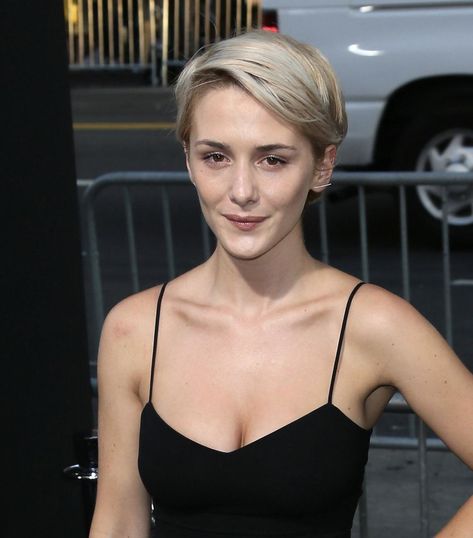 Addison Timlin [irtr] | #fashion #outfit #beautiful #pretty Addison Timlin, Cool Halloween Costumes, Fashion Outfit, Celebrities Female, Halloween Costumes, It Cast, Quick Saves