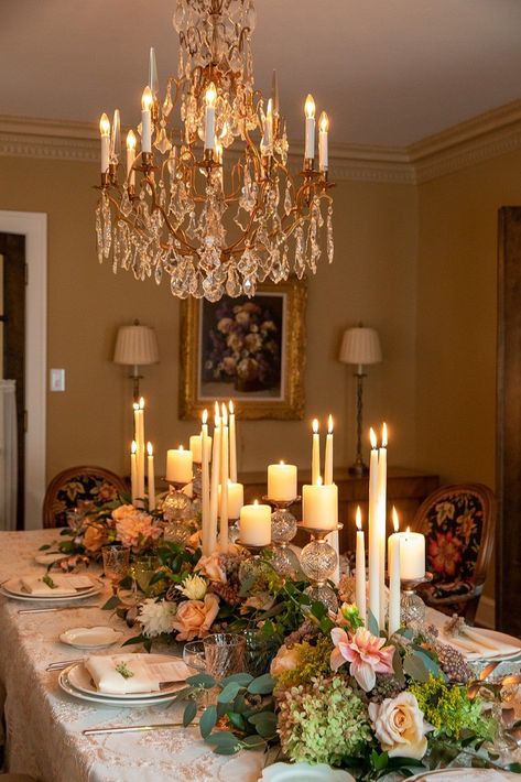 Formal Table Scapes, Beautiful Dinner Table, Candlelight Dinner Table, Wedding Photos Inspiration, Dining Decoration, House Fence, Beautiful Dinner, Glamorous Decor, Inside Weddings