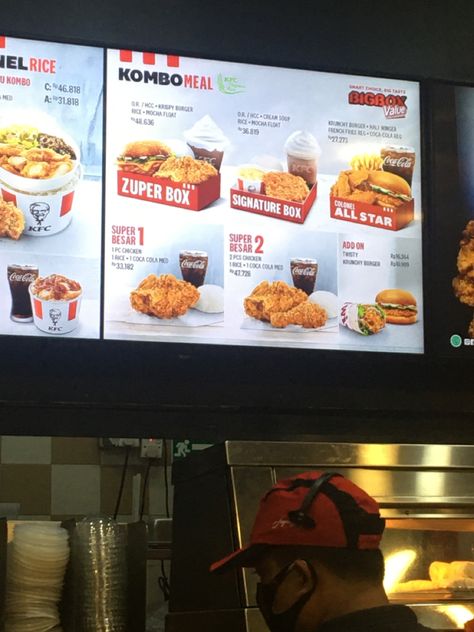 Fast Food Brand Identity, Kfc Menu Board, Wings Restaurant, Menu Board Restaurant, Brochure Food, Mcdonald Menu, Chicken Menu, Food Menu Template, Fast Food Menu