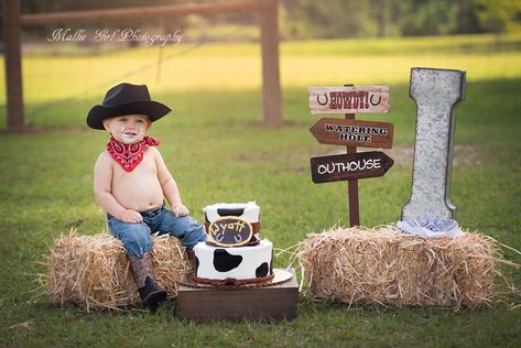 Trendy Birthday Party Ideas, Boy Birthday Pictures, Cowboy First Birthday, Rodeo Birthday Parties, Farm Theme Birthday, Farm Animals Birthday Party, Farm Themed Birthday Party, 1st Birthday Pictures, Baby Boy 1st Birthday Party