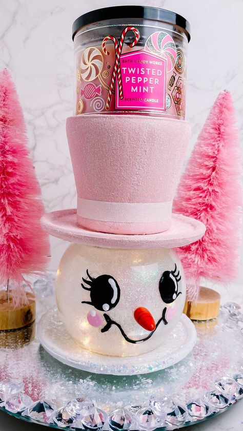 Bath And Body Works Candle Holder Diy, Christmas Candle Holders Diy Jar Crafts, Bath And Body Candle Holders Diy, Diy Christmas Desk Decorations, Diy Candle Holders Ideas Dollar Tree, Dollar Tree Plastic Candy Jar With Lid Ideas, 3 Wick Candle Holder Diy, Christmas Candle Diy, Dollar Tree Winter Crafts