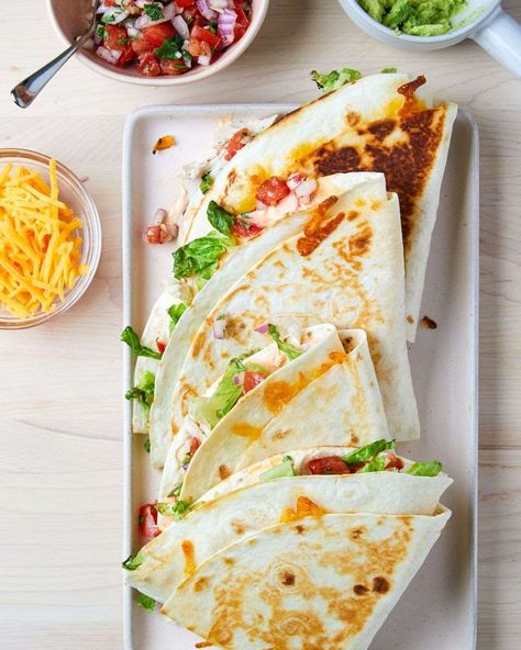 The Chicken Taco Tortilla Hack Courtesy Of Tik Tok Taco Tortilla, Tortilla Hack, Beach Snacks, Chicken Wrap Recipes, Beach Dinner, Chicken Wrap, Shredded Chicken Recipes, Vacation Meals, Chicken Taco