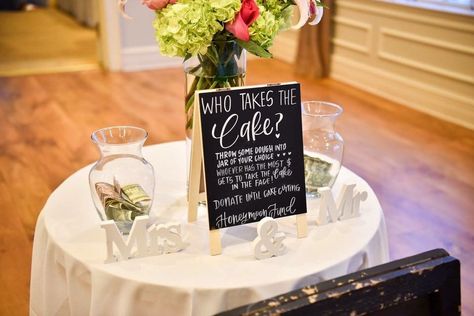 Reception Games, Reception Activities, Wedding Sign Decor, Wedding Reception Games, Honeymoon Fund, Bridal Guide, Play A Game, Funny Wedding, Take The Cake