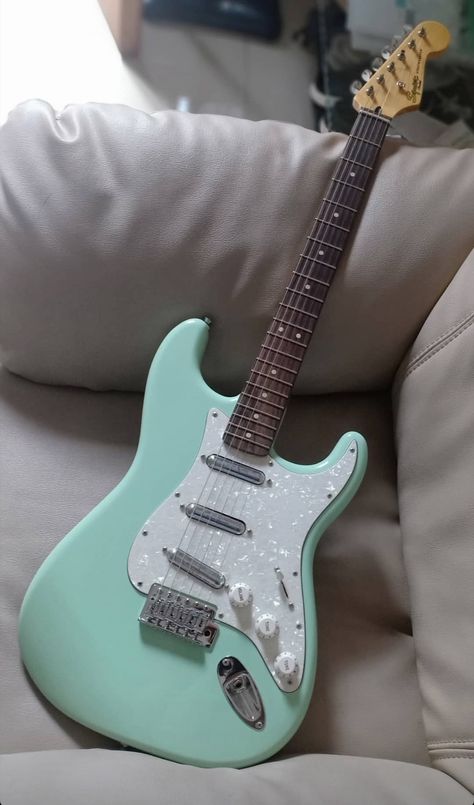 Mint Electric Guitar, Teal Electric Guitar, Light Blue Electric Guitar, Teal Guitar, Nirvana Music, Electric Guitar Design, Guitar Obsession, Hobbies For Men, Cool Electric Guitars