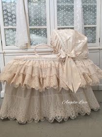 Angela Lace: Wrought Iron Baby Beds Iron Baby Bed, Bassinet Ideas, Silk Baby Dress, Brown Baby Shower Ideas, Baby Basinets, Luxury Baby Room, Lace Baby Blanket, Baby Loading, Nursery Idea