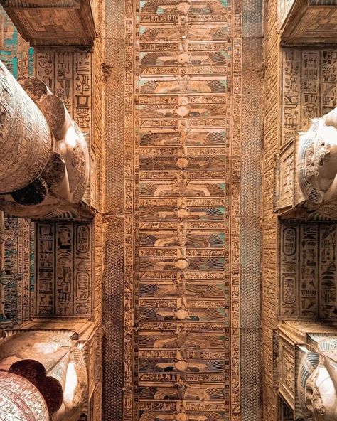 The Ancient World of the Pharaohs Dendera Temple, Titanic Facts, Ghost Of Christmas Past, Visit Egypt, Egypt History, Historical Pictures, Giza, Ancient Civilizations, Vintage Movies