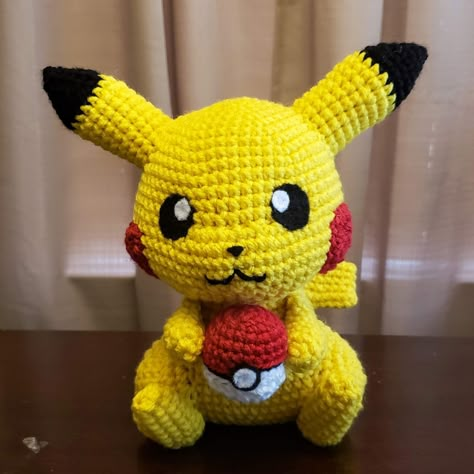 Free Pikachu Amigurumi Pattern �— 1Up Crochet Pikachu Amigurumi, Pikachu Raichu, Pikachu Crochet, Pokemon Crochet Pattern, Pikachu Pikachu, Pokemon Crochet, Crochet Pokemon, Lego Animals, Mode Crochet