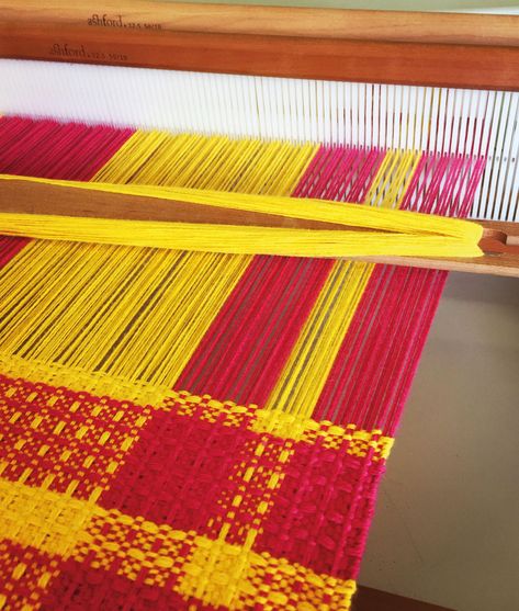 ashford handicrafts - Double Heddle Waffle Weave Kitchen Towels Ashford Loom, Weaving Patterns Loom, Rigid Heddle Weaving Patterns, Weaving Book, Rigid Heddle Loom, Weaving Loom Projects, Towel Weaving, Rigid Heddle Weaving, Inkle Loom