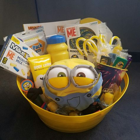 Minion Gift Ideas, Minion Basket, Minion Room Decor, Minions Merchandise, Nom Noms Toys, Minion Gifts, Minion Baby, Minion Toy, Minion Movie