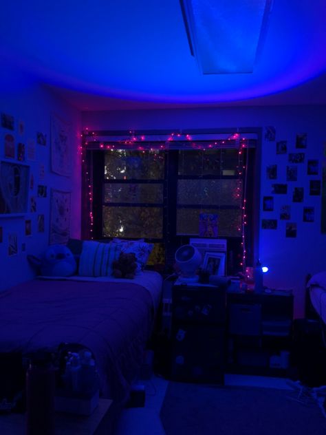 Back to school dorm decore vibes pink purple blue indie alternative 2022 fordham New York City Pink Blue Purple Aesthetic, Purple And Black Room, Purple Aesthetic Room, Blue Purple Aesthetic, Purple Dorm, Blue Dorm, School Dorm, Fordham University, Black Room