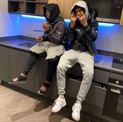 Roadman Boys, Nike Tech Fleece Outfit Men, Tech Fits, Gang Boy, Nike Tech Fleece Men, Cell Model Project, Nike Tech Tracksuit, Indie Outfits Men, Uk Drill