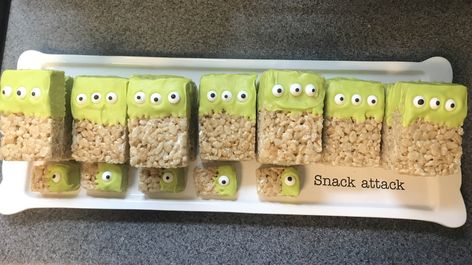 Alien Snacks Parties Food, Space Theme Rice Krispie Treats, Alien Rice Krispie Treats, Alien Theme Party Food, Space Rice Krispie Treats, Alien Party Food, Alien Treats, Alien Snacks, Alien Themed Birthday Party