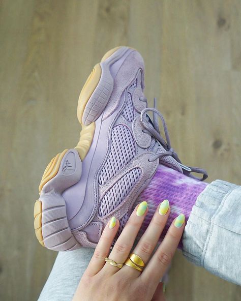 Yeezy 500 Soft Vision Yeezy Womens, Yeezy Fashion, Urban Sneakers, Adidas Outfit Shoes, Yeezy Outfit, Adidas Casual, Urban Shoes, Yeezy 500, Sneakers Fashion Outfits