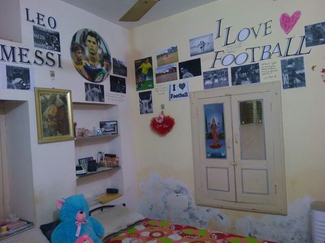 My Room for my sir leo messi Messi Room, Boys In Overalls, Football Rooms, Football Pics, Messi Photos, Bedroom Deco, Leo Messi, Wallpaper Bedroom, My Room