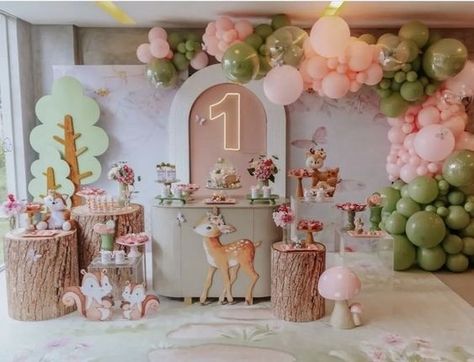 Fairy Theme Birthday Party, Enchanted Forest Birthday Party, Forest Birthday Party, Baby Birthday Party Theme, Fairy Garden Birthday Party, Deer Baby Showers, Baby Birthday Decorations, Woodland Birthday Party