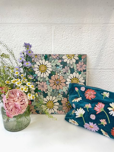 Briony Machin Studios - 🌸 Mindful Mosaics 🌸 Briony Machin, Mosaic Tiles Diy, Tiles Diy, Mosaic Art Diy, Mosaic Art Projects, Mosaic Tile Art, Floral Mosaic, Tile Countertops, Mosaic Flowers