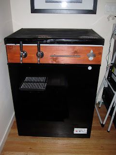 Keezer Ideas, Keezer Build, Home Brewery, Diy Building, Bar Room, Basement Bar, Beer Brewing, Pool Towels, Gas Grill