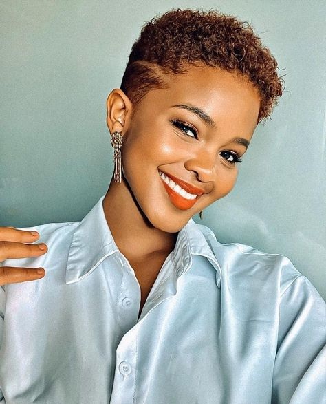 Wigs Short Hair, Short Wig Styles, Short Wigs For Black Women, Low Cut Hairstyles, Short Black Natural Hairstyles, Natural Crown, Natural Hair Haircuts, Short Dyed Hair, Short Natural Haircuts