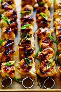 This Vietnamese Lemongrass Chicken recipe is made with the best citrusy lemongrass marinade, and can be grilled, baked or sautéed. Serve it with rice, noodle bowls (bun), salads or whatever sounds good! | gimmesomeoven.com #chicken #lemongrass #vietnamese #kabobs #grilled #healthy #glutenfree Asian Fusion Dishes, Lemongrass Marinade, Vietnamese Lemongrass Chicken, Lemongrass Chicken Recipe, Vietnamese Foods, Health Meals, Lemongrass Chicken, Baked Chicken Recipe, Gimme Some Oven