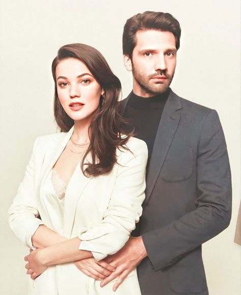 Couple Business Photoshoot, Couple Business, Kaan Urgancioglu, Business Portrait Photography, Studio Photoshoot Ideas, Family Photoshoot Outfits, Studio Poses, Business Photoshoot, Studio Photoshoot