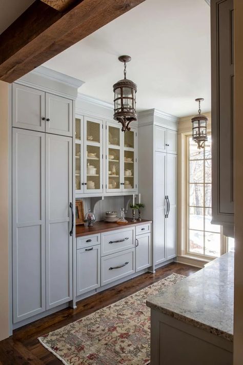 Pantry In Dining Room, English Pantry, Wall Pantry, Pantry Designs, Dining Room Built In, Kitchen Built In, Dining Room Pantry, Dining Room Cabinet, Built In Pantry