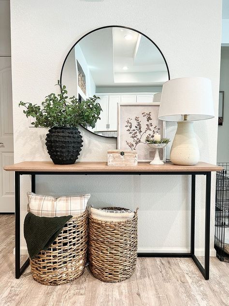 Entryway Ideas Mid Century Modern, White Entryway Table Decor, Square Entryway Ideas, Coastal Home Decor Ideas, Minimalist Entryway Ideas, Front Entry Ideas, Studio Mcgee Spring, House Entrance Ideas, Small Coastal Living Room