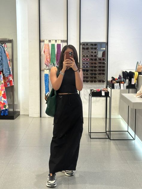 Maxi skirt black maxi skirt cargo skirt cafgo maxi skirt all black outfits #maxiskirts #allblackoutfit #maxidressoutfit #maxi #skirt #skirtoutfit #cargo#cargoskirt #cargopantsoutfit Black Cargo Maxi Skirt Outfit, Maong Skirt Outfit, Maxi Cargo Skirt Outfit, Cargo Maxi Skirt Outfit, Black Cargo Skirt Outfit, Cargo Skirt Black, Gorpcore Outfit, Black Cargo Skirt, Maong Skirt