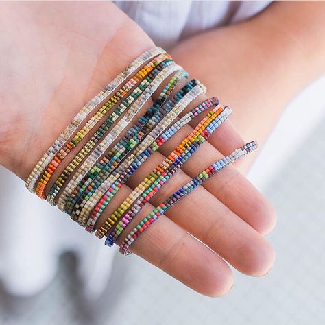 Mini's! Inexpensive Jewelry, Loom Jewelry, Bead Loom Bracelets, Bead Loom Patterns, Beaded Jewelry Patterns, Seed Bead Bracelets, Diy Schmuck, Bracelet Tutorial, Bead Patterns