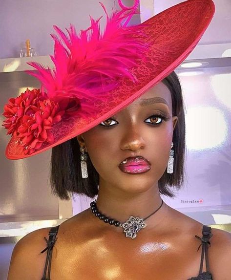 Fascinator Designs, Worship Team Outfits, Fascinator Hats Outfit, How To Make Fascinators, Fascinator Hats Diy, Church Lady Hats, Fascinator Hats Wedding, Classy Hats, Long African Dresses