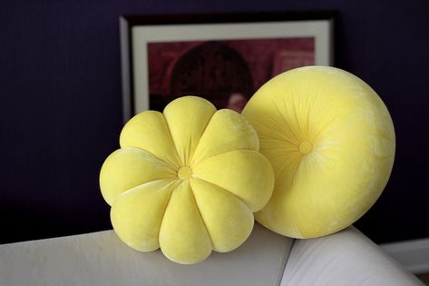 Flower Pillows, Round Cushions, Velvet Flower, Yellow Throw Pillows, Pillow Crafts, Diy Embroidery Patterns, Velvet Flowers, Round Cushion, Gold Pillows