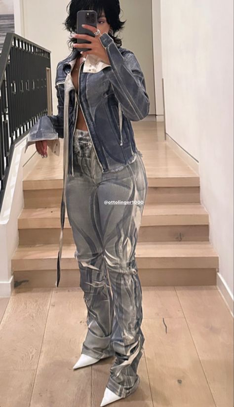 Silver Pants Outfit Black Women, Grey Outfits For Black Women, Club Outfits For Black Women, Silver Outfit Black Women, Feminine Streetwear, Cold Fashion, Diy Clothes Design, Pretty Girl Outfits, Swaggy Outfits