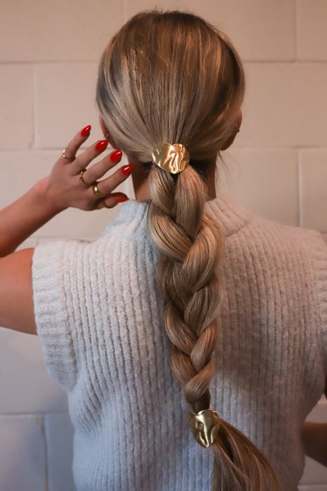 This hammered heart cuff is the beautiful touch to any ponytail! The L Shape hook will slide into any ponytail and sit securely. Comes in silver and gold. It adds that extra flair to any fancy outfit, but also levels up any casual outfit. 1.x5x1.5 inches. Gold Ponytail Cuff, Heart Ponytail, Fancy Outfit, Easy Updo Hairstyles, Slicked Back Hair, Work Hairstyles, Hair Life, Peinados Faciles, Good Hair Day