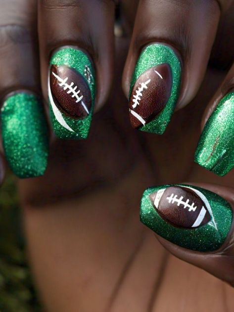 Football Gel Nails, Fall Nail Art 2024, Football Nail Ideas, Football Nails Design, Football Nail Designs, Super Bowl Fashion, Football Nail Art, Football Nails, Super Bowl Rings