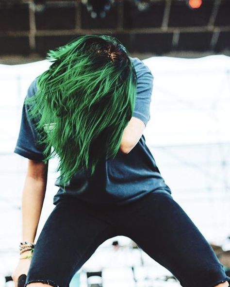 #greenhair #longhair #green #hair #longhairstyle #king #perfect #eyes #look #greeneyes #greenombre #longhairdontcare #rock #grunge #tumblr #snapchat #fashion #love #hardrock #rock #punk #metal #nirvana #alternative #sadness #guitar #grunge #outfit #look #boy #fashion #emo #goth #creeper Hair Color Ideas For Men, Punk Outfit, Odd Parents, Men Hair Color, Scene Hair, Punk Outfits, Dye My Hair, Cool Hair Color, Blow Your Mind