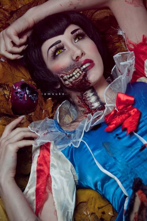 Modeland MUA - Ryo Love - Zombie Snow White, Disney Princess Zombie, Zombie Skin, Snow White Makeup, Halloween Nails Diy, Zombie Disney, Special Fx Makeup, Halloween Makeup Scary, Poison Apples