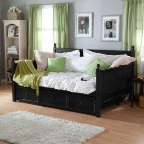 Daybeds With Trundle, Daybed Inspiration, Nursery Daybed, Full Size Trundle Bed, White Guest Bedroom, Full Daybed With Trundle, Pop Up Trundle Bed, Full Daybed, Daybed Room