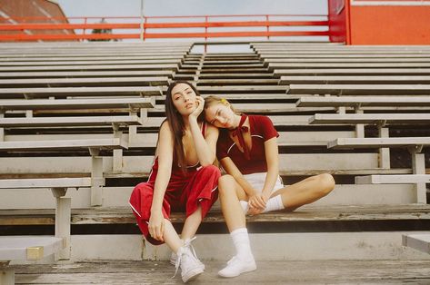 Bleachers Photoshoot, Foto Inspo, Sisters Photoshoot, Sweatshirt Aesthetic, Foto Poses, Bleachers, Friend Poses, Aesthetic Pink, Friend Photoshoot